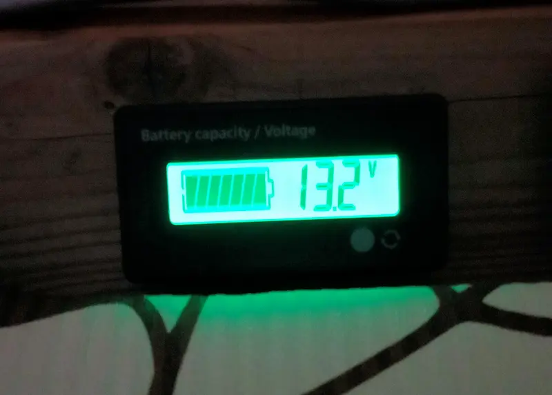 就寝前エアコン停止　電圧「13.2V」